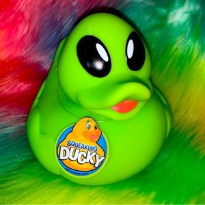 Alien rubber ducky!👽🌈